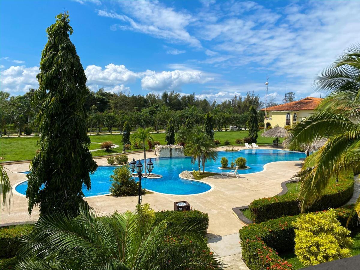 La Ensenada Beach Resort Tela Dış mekan fotoğraf