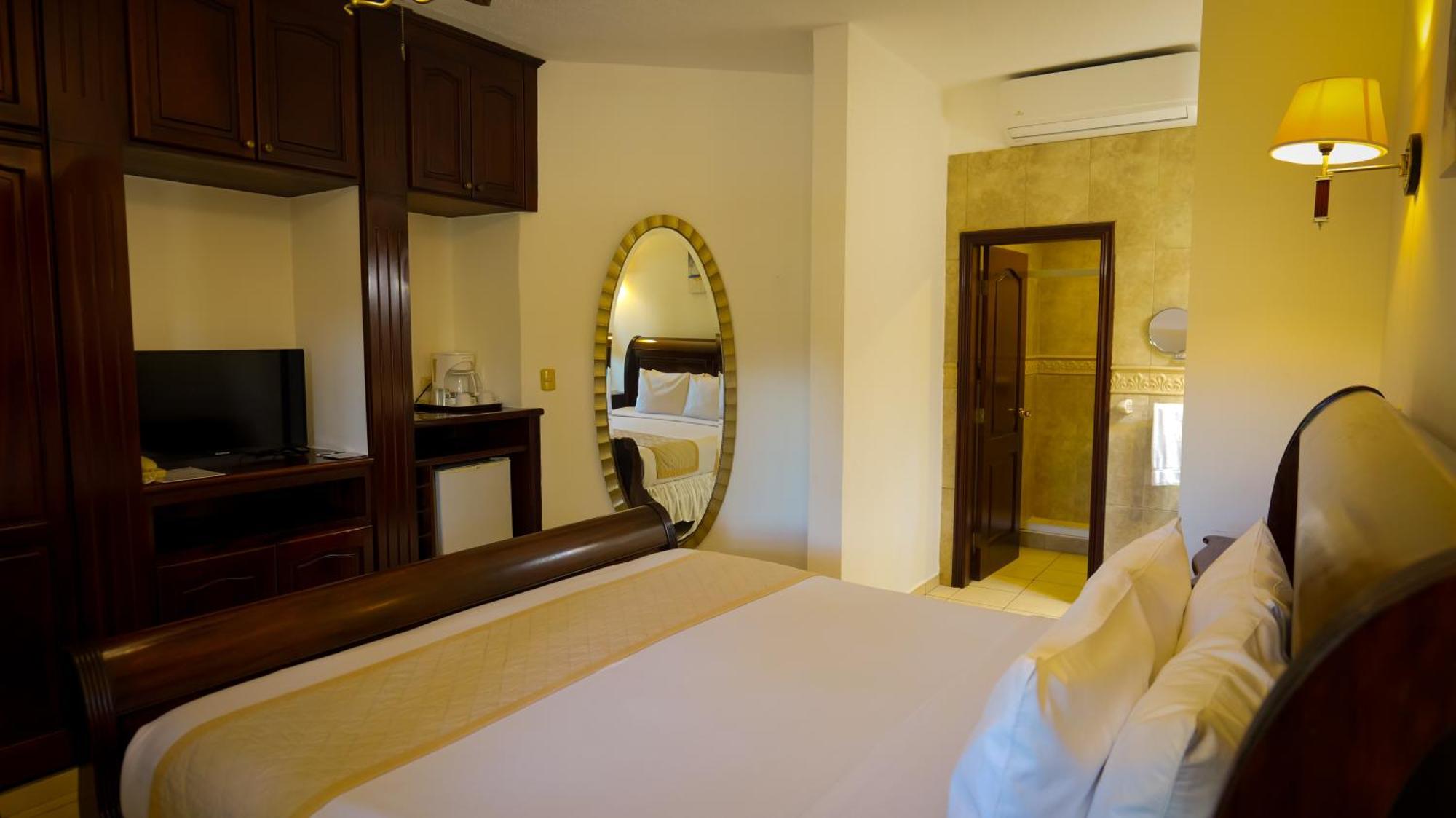 La Ensenada Beach Resort Tela Dış mekan fotoğraf