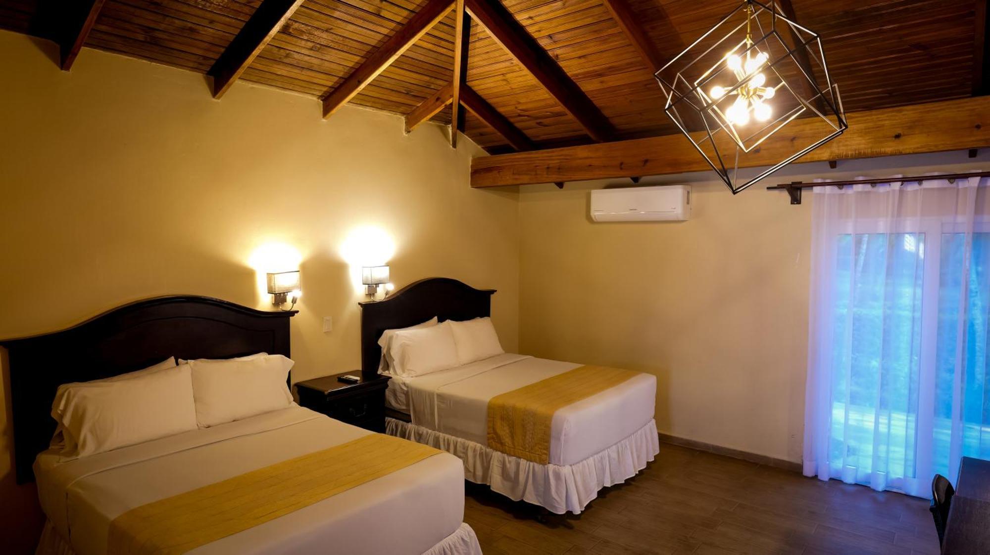 La Ensenada Beach Resort Tela Dış mekan fotoğraf