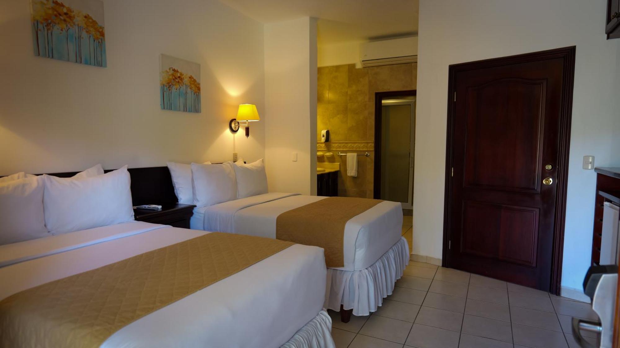 La Ensenada Beach Resort Tela Dış mekan fotoğraf