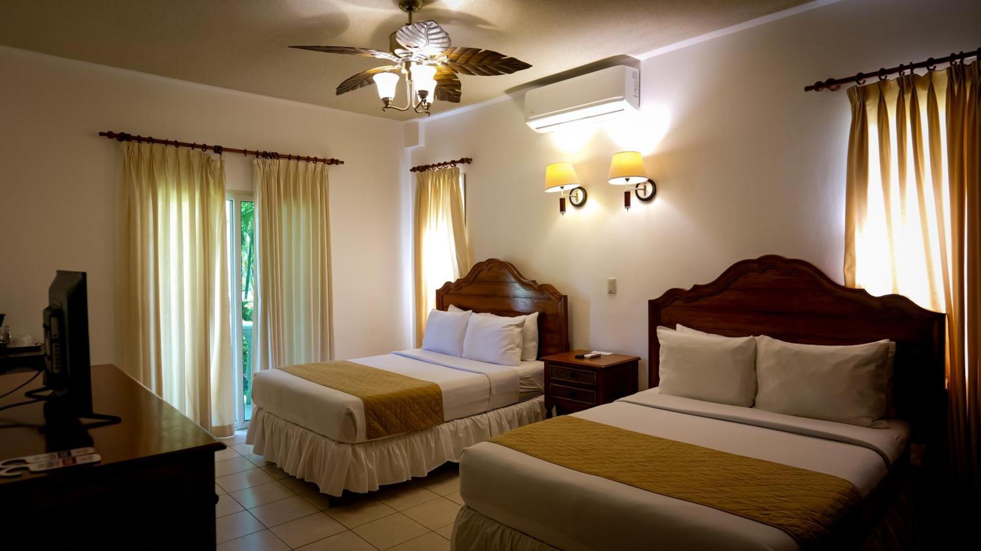 La Ensenada Beach Resort Tela Dış mekan fotoğraf