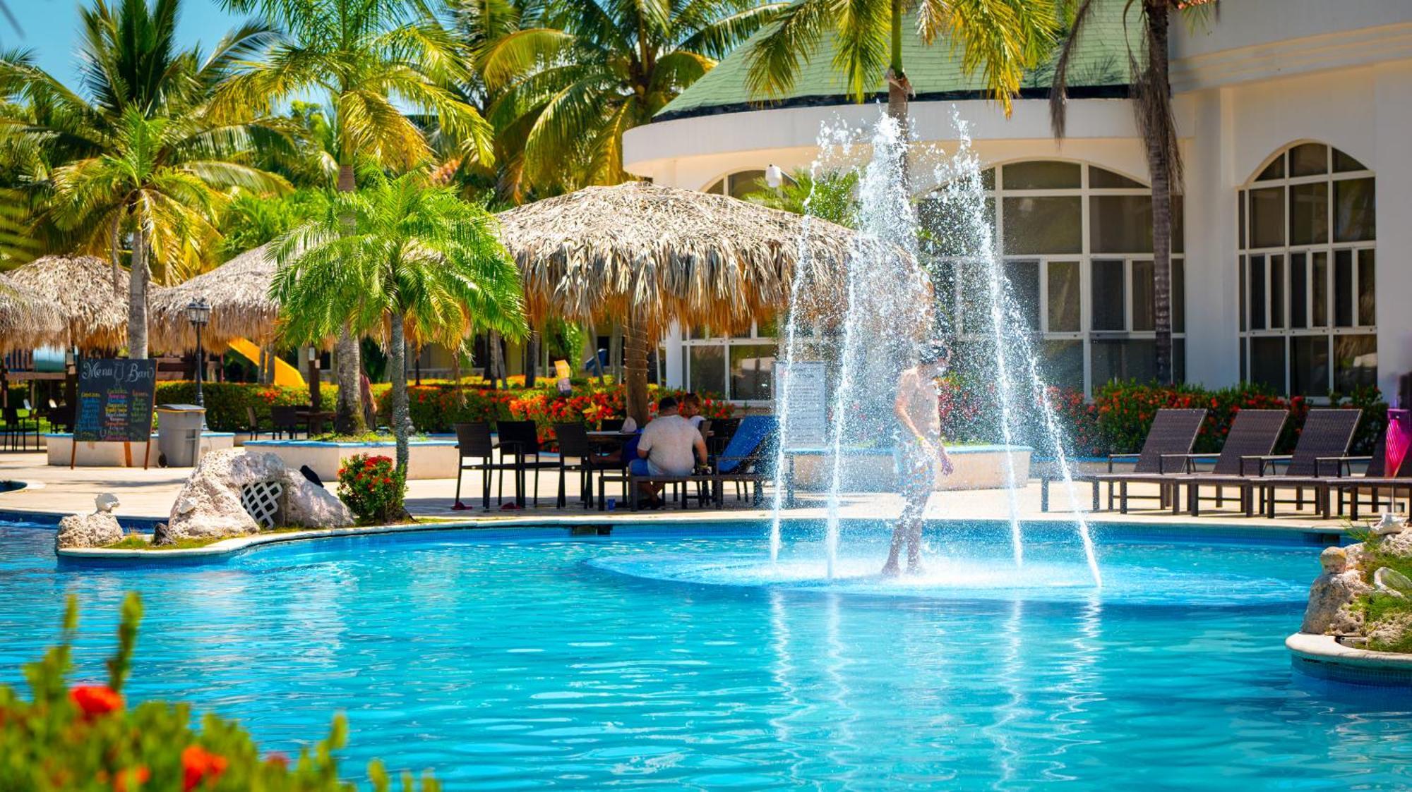 La Ensenada Beach Resort Tela Dış mekan fotoğraf